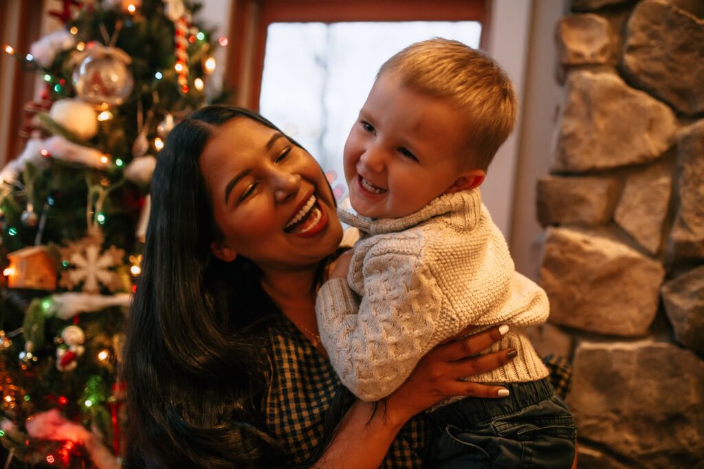 Bienvenido al programa Au Pair, donde aprender y compartir se entrelazan en una travesía única de crecimiento personal y enriquecimiento global.